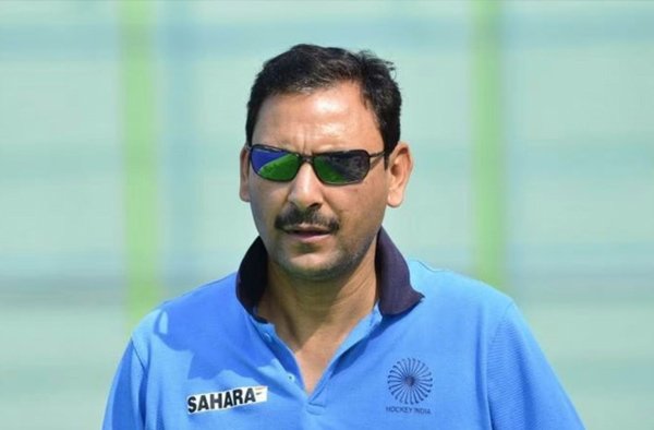 Why did Head Coach of Indian Women's Hockey Team Harendra Singh step away from his role?