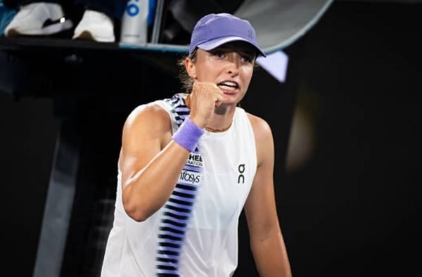 Iga Swiatek Overcomes Anna Kalinskaya in Three-Set Thriller to Stay on Grand Slam Hunt