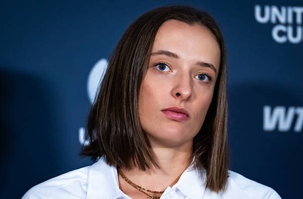 Iga Swiatek Says Modern 'Battle of the Sexes' Lacks Meaning for Women's Tennis