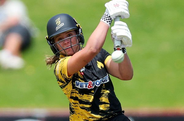 Jess Kerr Holds Nerve as Wellington Blaze Clinch 10th Women's Super Smash Title