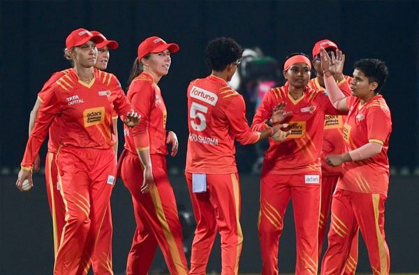 Gujarat Giants Women Seal Eliminator Spot with Third Straight Win; Harmanpreet Kaur's 82 in Vain