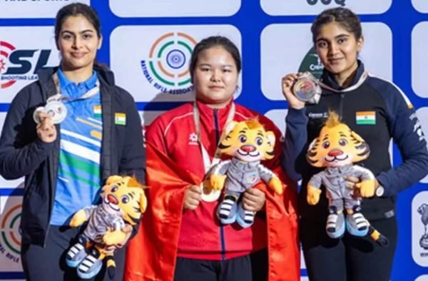 Manu Bhaker Misses Gold in Shoot-Off at Asian Championships, Settles for Silver