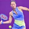 Zheng Qinwen Roars Back at Qatar Open With Gritty Win Over Sofia Kenin