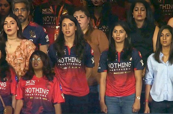 RCB Win IPL 2026 Opener as Smriti Mandhana, Shreyanka Patil and Jemimah Rodrigues Cheer From the Stands