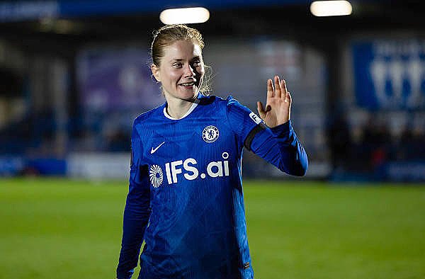Sjoeke Nusken Late Strike Keeps Chelsea WSL Title Defence Alive in 4-3 Win Over Aston Villa