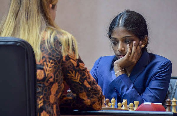 Vaishali Rameshbabu Loses to Zhu Jiner in Round 12, Title Race Wide Open