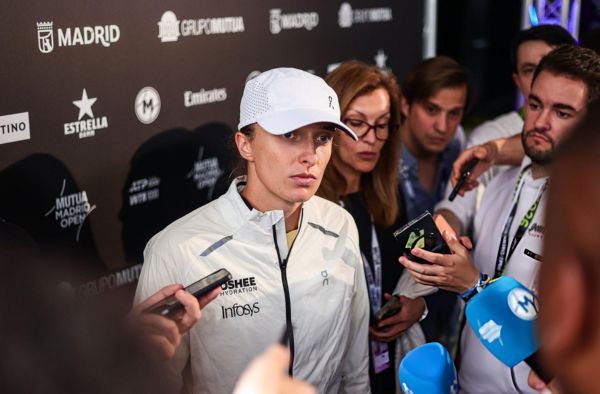 Iga Swiatek Retires With Virus in Madrid Open Third Round, Ann Li Advances