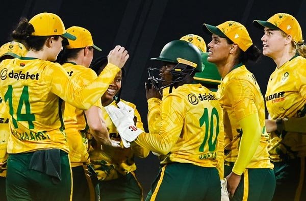 South Africa Women Take 1-0 T20I Series Lead With 6-Wicket Win Over India in Durban
