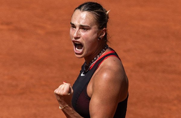 Aryna Sabalenka Reaches French Open Last 16, Notches 100th Win as World No. 1