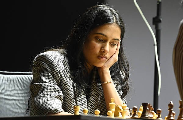 Divya Deshmukh Beats Zhu Jiner in 84 Moves to Lead Norway Chess Women 2026