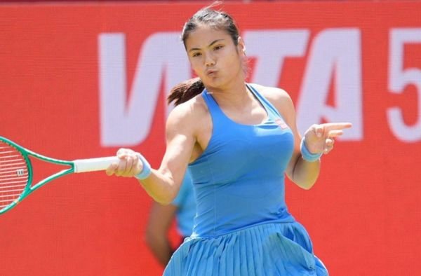 Emma Raducanu Reaches Queen's Club Round 2 With Win Over Anna Blinkova