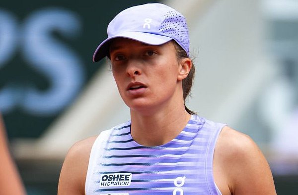Iga Swiatek Cites Stress and Tension After Fourth-Round French Open 2026 Loss to Marta Kostyuk