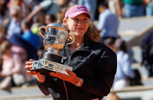Mira Andreeva Wins French Open 2026, Becomes Youngest Champion Since 1992