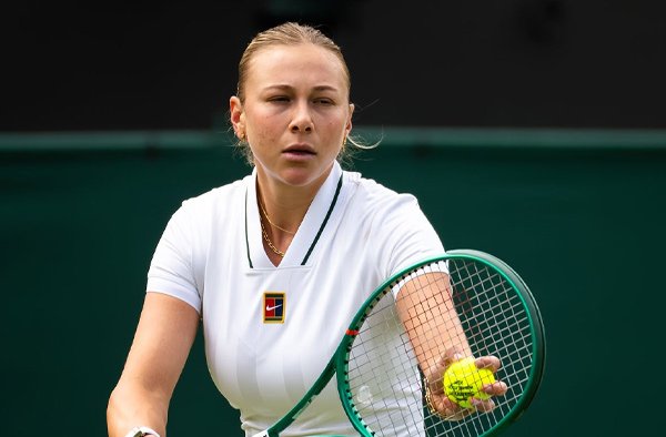 Amanda Anisimova Cruises Into Wimbledon Second Round as Elina Svitolina Suffers Shock Exit