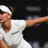 Barbora Krejcikova Outlasts Mirra Andreeva in Wimbledon Three-Set Thriller
