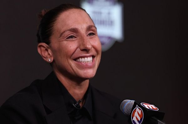 Diana Taurasi's Phoenix Mercury Legacy: Jersey Retirement, Records and Achievements